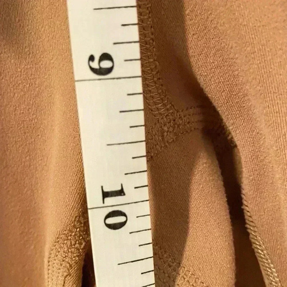 Lululemon Get Centred High Rise Crop - Picture 3 of 8